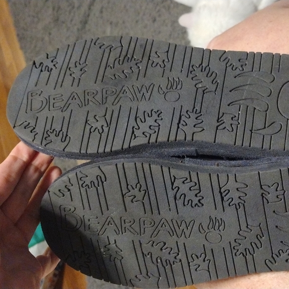 Bearpaw Tall Emma Suede Boots Size 7. Worn only once for an hour inside! - Picture 6 of 8